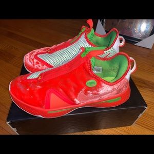 Nike PG4 Christmas edition